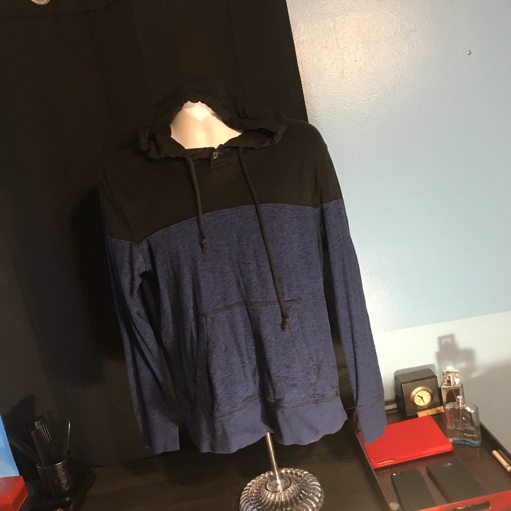 Men’s pullover black and blue American eagle